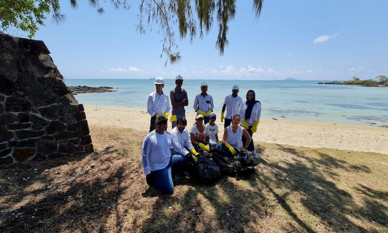 Beach clean up Mauritius